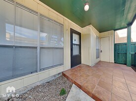 1516 Bay Area Blvd, Unit N7 in Houston, TX - Building Photo