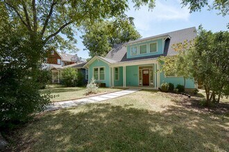 4303 Bellvue Ave in Austin, TX - Building Photo - Building Photo