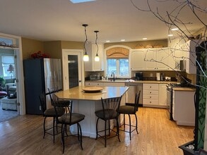 1823 W Shore Dr in Delafield, WI - Building Photo - Building Photo