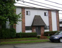 1604 Ellsworth Ave in Carnegie, PA - Building Photo