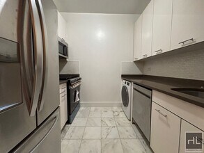 EAST 63 STREET in New York, NY - Building Photo - Building Photo