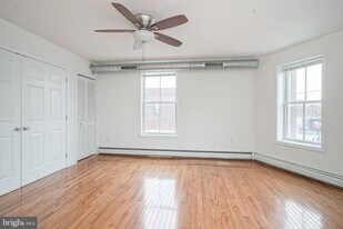 1523 Passyunk Ave in Philadelphia, PA - Building Photo