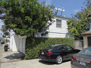 2718-2722 Broadway in Santa Monica, CA - Building Photo - Building Photo