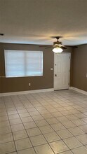 2833 NW 101st St-Unit -A in Miami, FL - Building Photo - Building Photo