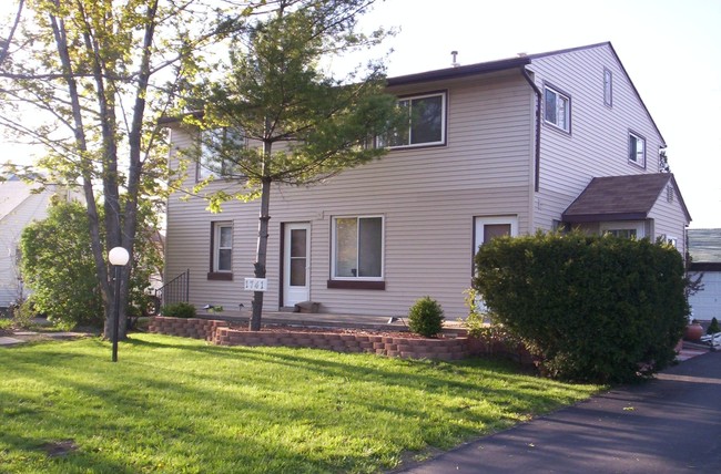 Belrose Court in Hazel Park, MI - Foto de edificio - Building Photo