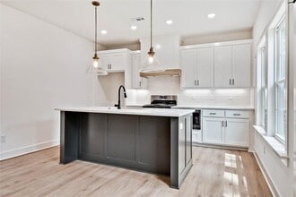 1 Hurlford Ln in Bella Vista, AR - Building Photo - Building Photo