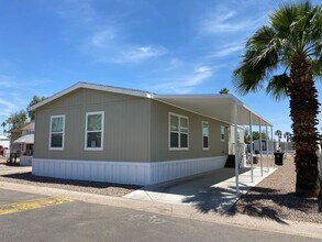 2060 N Center St in Mesa, AZ - Building Photo - Building Photo