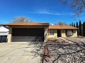 7205 Avenida La Costa NE in Albuquerque, NM - Building Photo