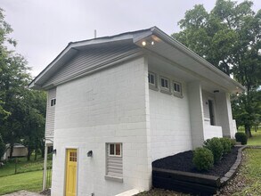243 Jones Ln in Mount Juliet, TN - Foto de edificio - Building Photo