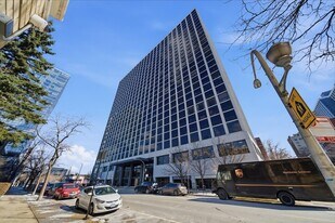 4343 N Clarendon Ave, Unit 613 in Chicago, IL - Building Photo