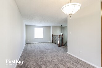 6719 Cordova Dr in Indianapolis, IN - Foto de edificio - Building Photo