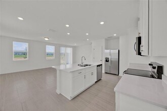 16382 Bird of Paradise Ave in Clermont, FL - Building Photo - Building Photo