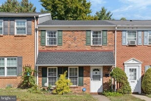 17 Providence Ave in Doylestown, PA - Building Photo