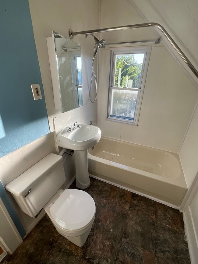 924 S 74th St in West Allis, WI - Building Photo - Building Photo