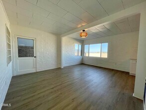 3289 Ocean Dr-Unit -Apt1 in Oxnard, CA - Building Photo - Building Photo