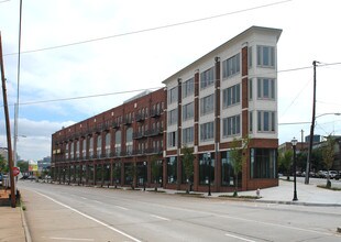 Castleberry Point Lofts in Atlanta, GA - Foto de edificio - Building Photo
