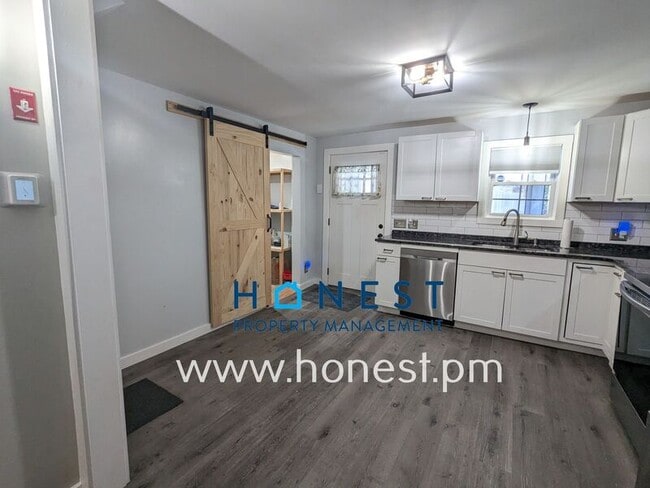 162 College Ave in Waterville, ME - Building Photo - Building Photo