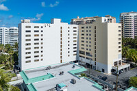 Bahia Mar Condo in Key Biscayne, FL - Foto de edificio - Building Photo