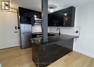 308-420 EGLINTON Ave in Toronto, ON - Building Photo - Building Photo