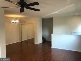 9238 Jamison Ave in Philadelphia, PA - Building Photo