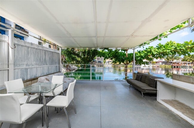 7000 W 15th Ct in Hialeah, FL - Building Photo - Building Photo