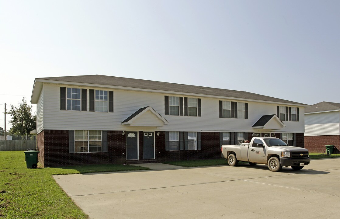 811 Mcafee Medical Cir in Beebe, AR - Foto de edificio
