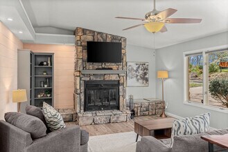 2 Felton Ln in Bella Vista, AR - Building Photo - Building Photo