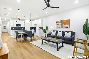 1801 W Southcross Blvd in San Antonio, TX - Building Photo - Building Photo