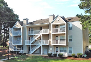 Stonebridge Apartments in Chesapeake, VA - Foto de edificio - Building Photo