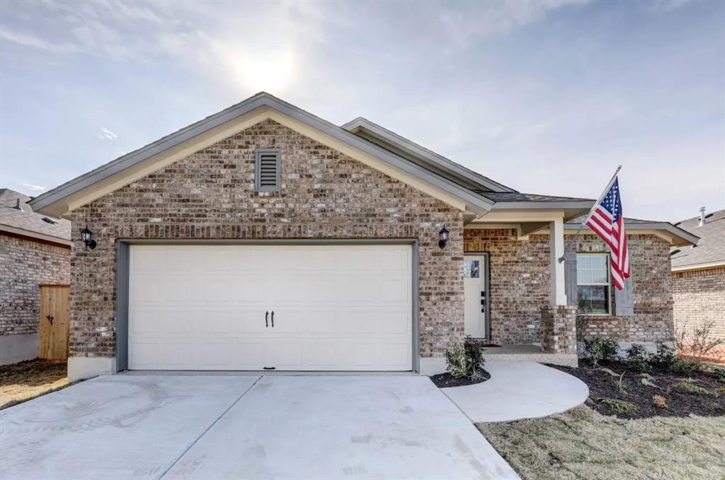 159 Periwinkle Ln in Bastrop, TX - Building Photo