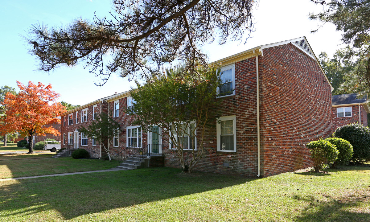 Landmark at Gayton in Richmond, VA - Building Photo