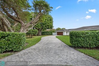 17526 Wagon Wheel Dr in Boca Raton, FL - Foto de edificio - Building Photo