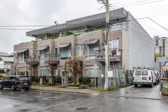 1591 Bowser Av in North Vancouver, BC - Building Photo - Building Photo