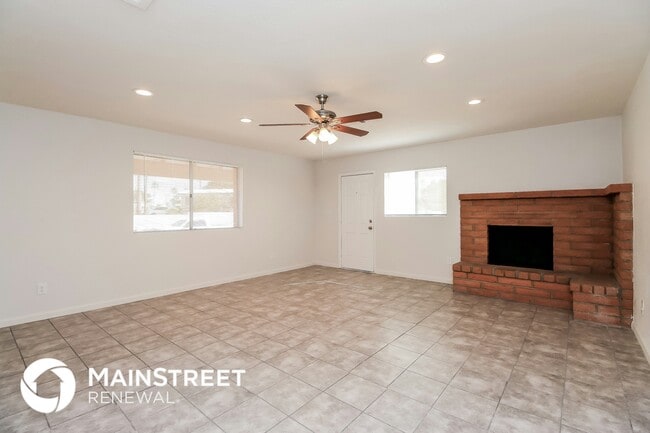 1256 S Buena Vista Dr in Apache Junction, AZ - Building Photo - Building Photo