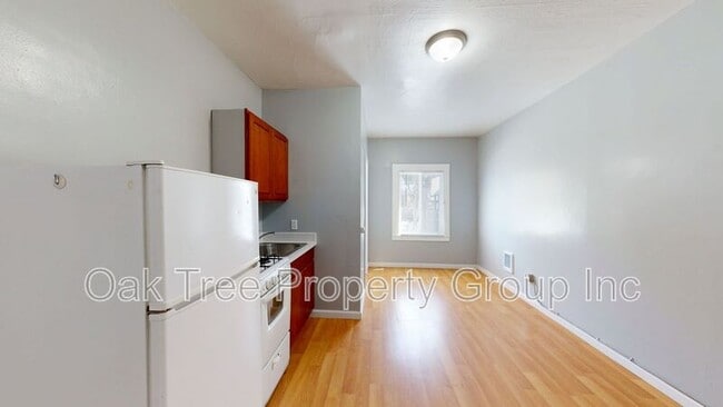 property at 1607 2nd Ave