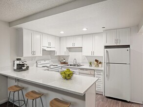 Aztec Campus Apartments *Parking Included* in San Diego, CA - Building Photo - Building Photo