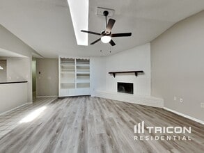 11404 Larkwood Way in Tampa, FL - Building Photo - Building Photo