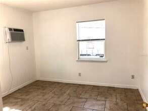 110 Forest Ave in Davenport, FL - Building Photo - Building Photo