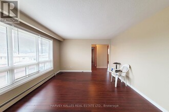 412-412 Horner Ave in Toronto, ON - Building Photo - Building Photo
