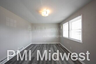 140 Maple Park Dr in Westfield, IN - Foto de edificio - Building Photo