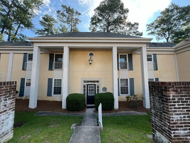 property at 3600 Chateau Dr