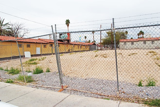 Allen's Courtyard Apartments in Las Vegas, NV - Building Photo - Building Photo