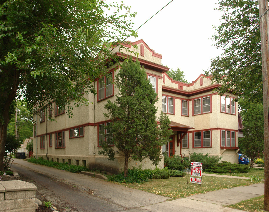 212 W 37th St in Minneapolis, MN - Building Photo