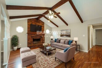 17312 E 50th Terrace Ct S in Independence, MO - Foto de edificio - Building Photo