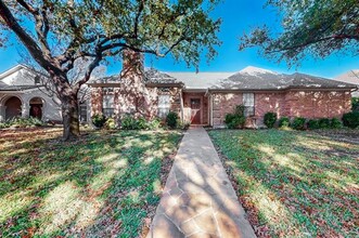 18719 Amador Ave in Dallas, TX - Building Photo - Building Photo