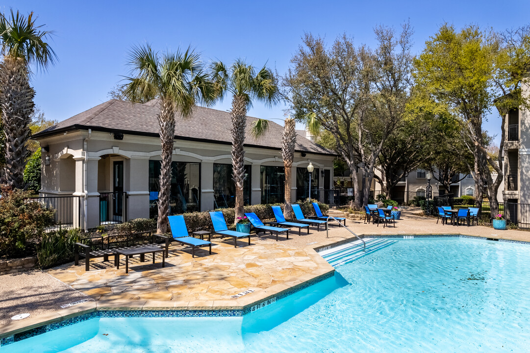 Franciscan at Bear Creek in Euless, TX - Building Photo