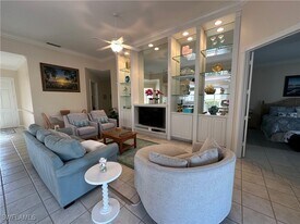 4345 Montalvo Ct in Naples, FL - Building Photo