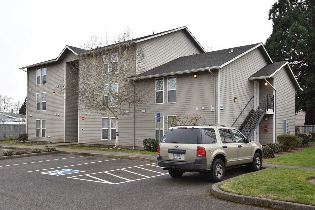 10th Ave Apartments in Salem, OR - Foto de edificio