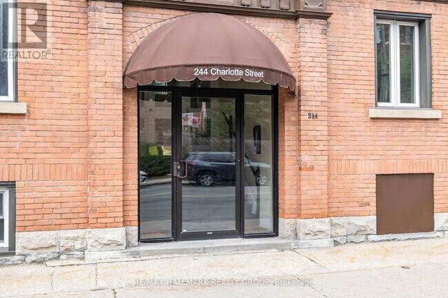 244-244 Charlotte St in Ottawa, ON - Building Photo - Building Photo