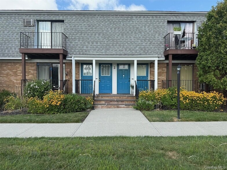 2 Fortune Rd W in Scotchtown, NY - Building Photo